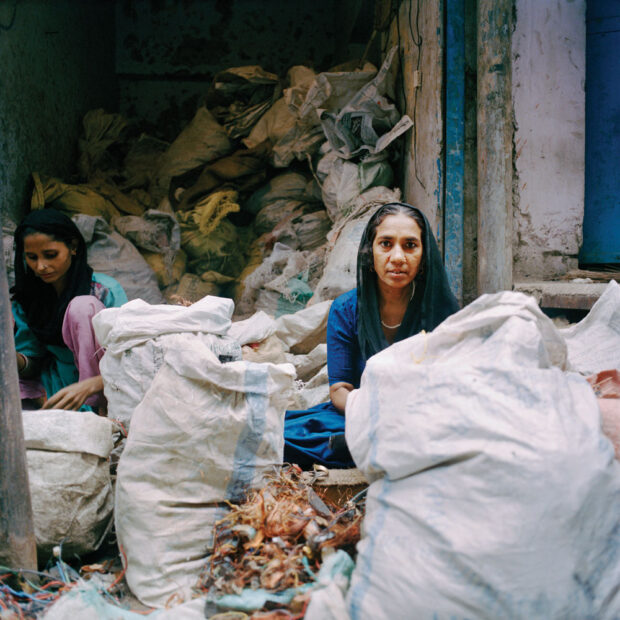 Women separating copper in the backstreets of Seelampur in Delhi. Pb; Lead & Mg; Mercury are heavy metals which, when released either by burning or leaching, are bioaccumulative and extremely toxic in the environment. They can also cause irreversible harm to the human central nervous system and kidneys. © Sophie Gerrard 2006, all rights reserved. Women separating copper in the backstreets of Seelampur in Delhi. Pb; Lead & Mg; Mercury are heavy metals which, when released either by burning or leaching, are bioaccumulative and extremely toxic in the environment. They can also cause irreversible harm to the human central nervous system and kidneys. © Sophie Gerrard 2006, all rights reserved.